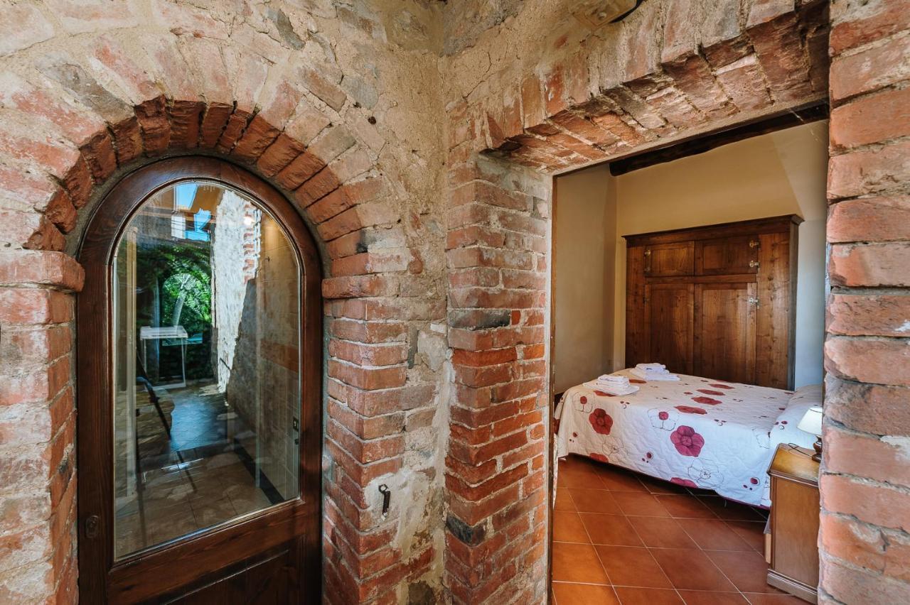 Borgo Villa A Sesta San Gusme Exteriör bild
